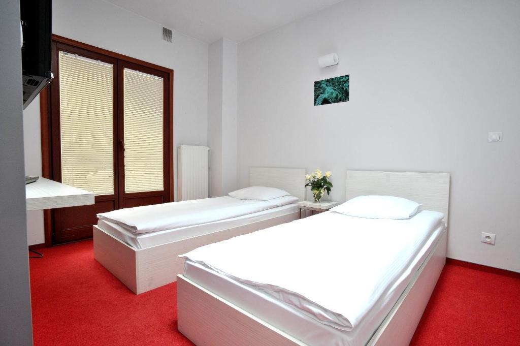 Hostel Promenada Rzeszów Habitación foto